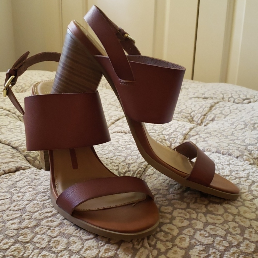New Directions Strap Sandals